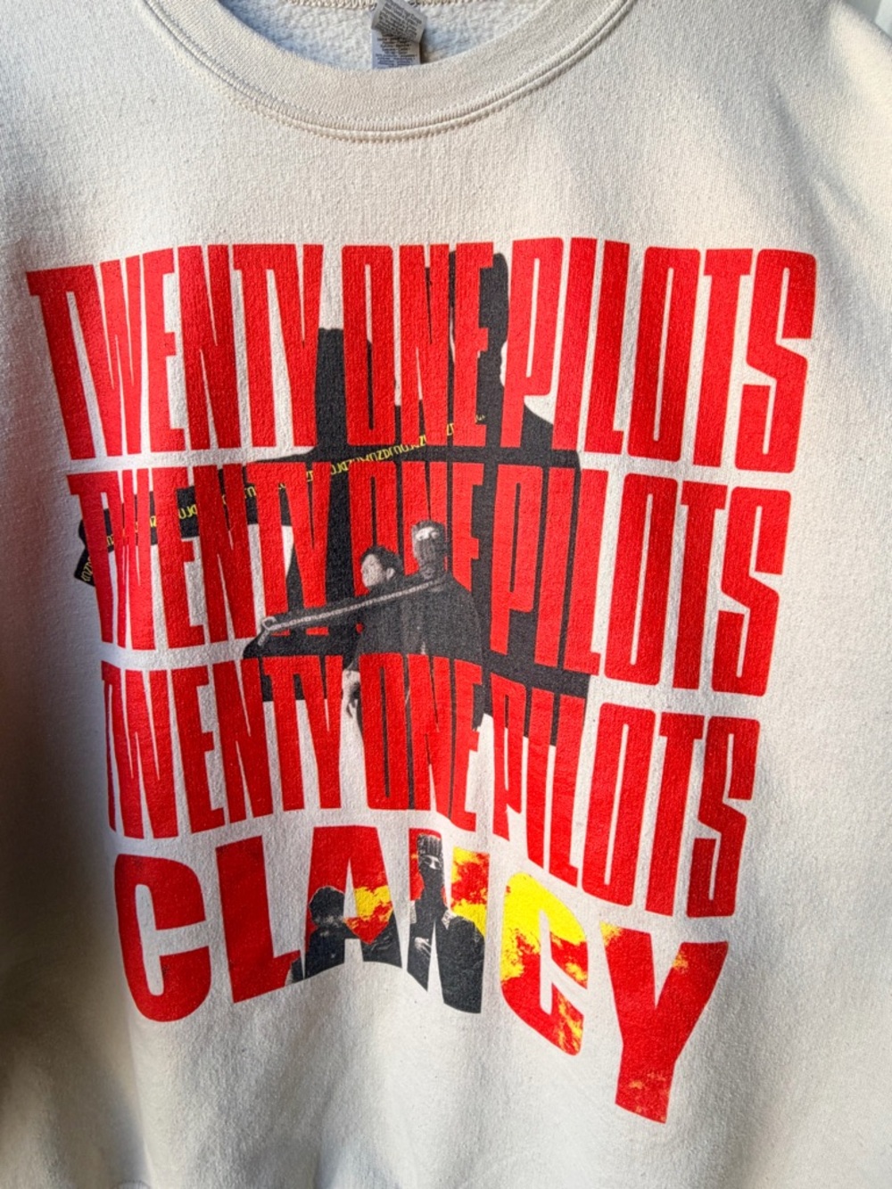 Twenty One Pilots Clancy Tour Crewneck Sweatshirt XL Beige Graphic Band Pullover